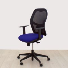 Sgabello dattilo Diana rete con braccioli a "T" regolabili in altezza colore ignifugo 72 rete blu PROMO